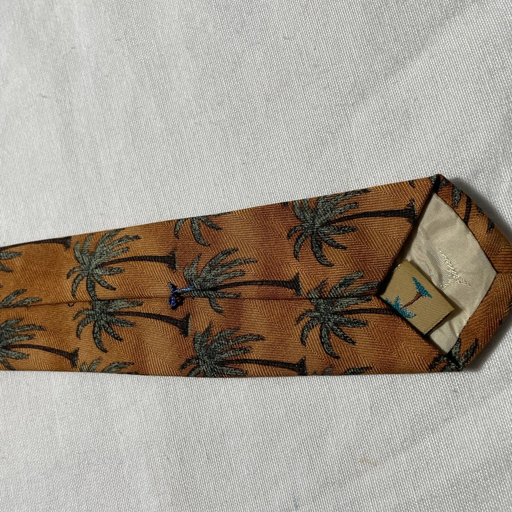 Tommy Bahama Palm Tree Design Silk tie - Picture 6 of 6
